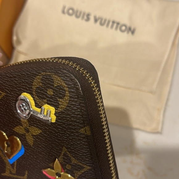 Louis Vuitton Zippy Wallet - Picture 5 of 7